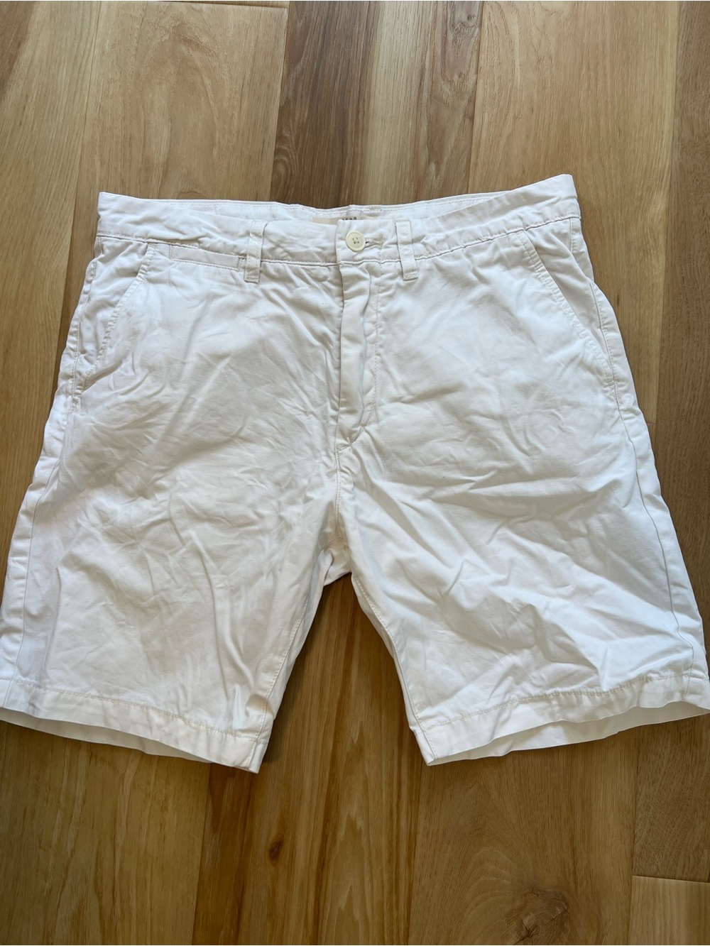 H&M White Men's Flat-Front Cotton Shorts Size 32